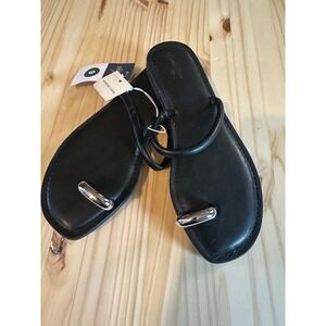 Universal Thread Womens Black Toe Ring Sandals Silver Accent Memory Foam Size 9